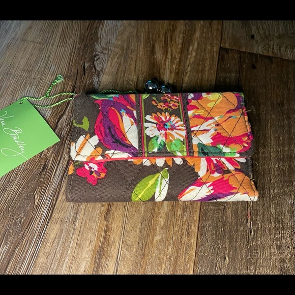 Vera Bradley Handbags - NWT Vera Bradley small Kisslock Wallet English Rose.